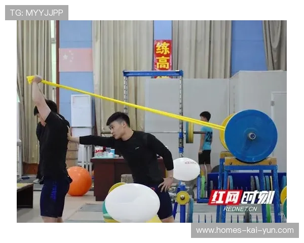 中国举重青年队在训练中引入个体化科研方案